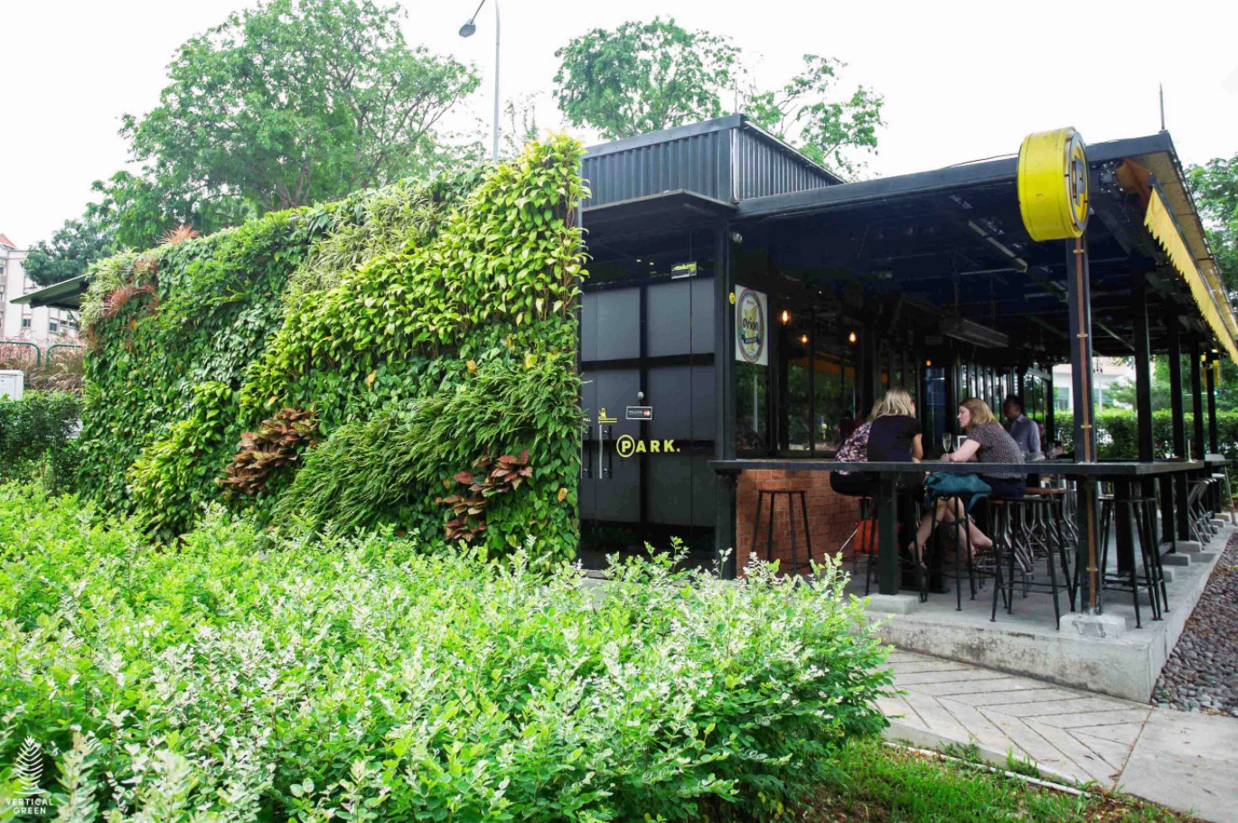 دیوار سبز در موفقیت رستوران